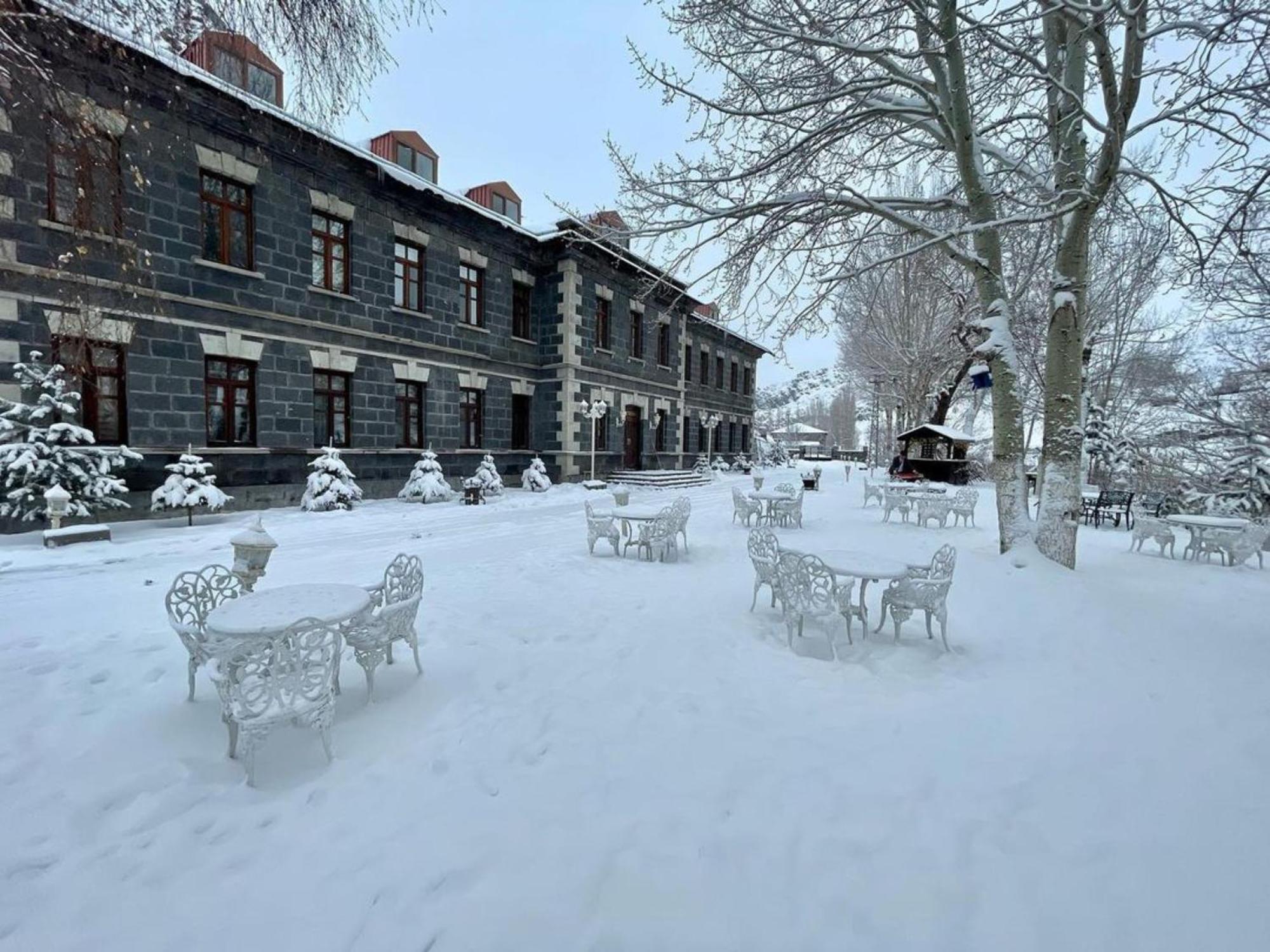 Katerina Palace 1877 Kars Exterior photo